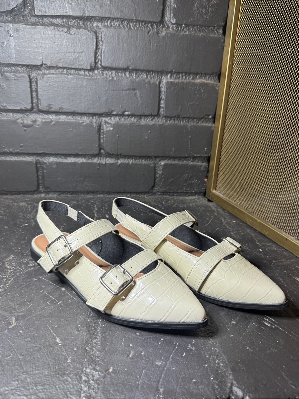 Old Navy Pointed Slingback Buckle Flats in Cream